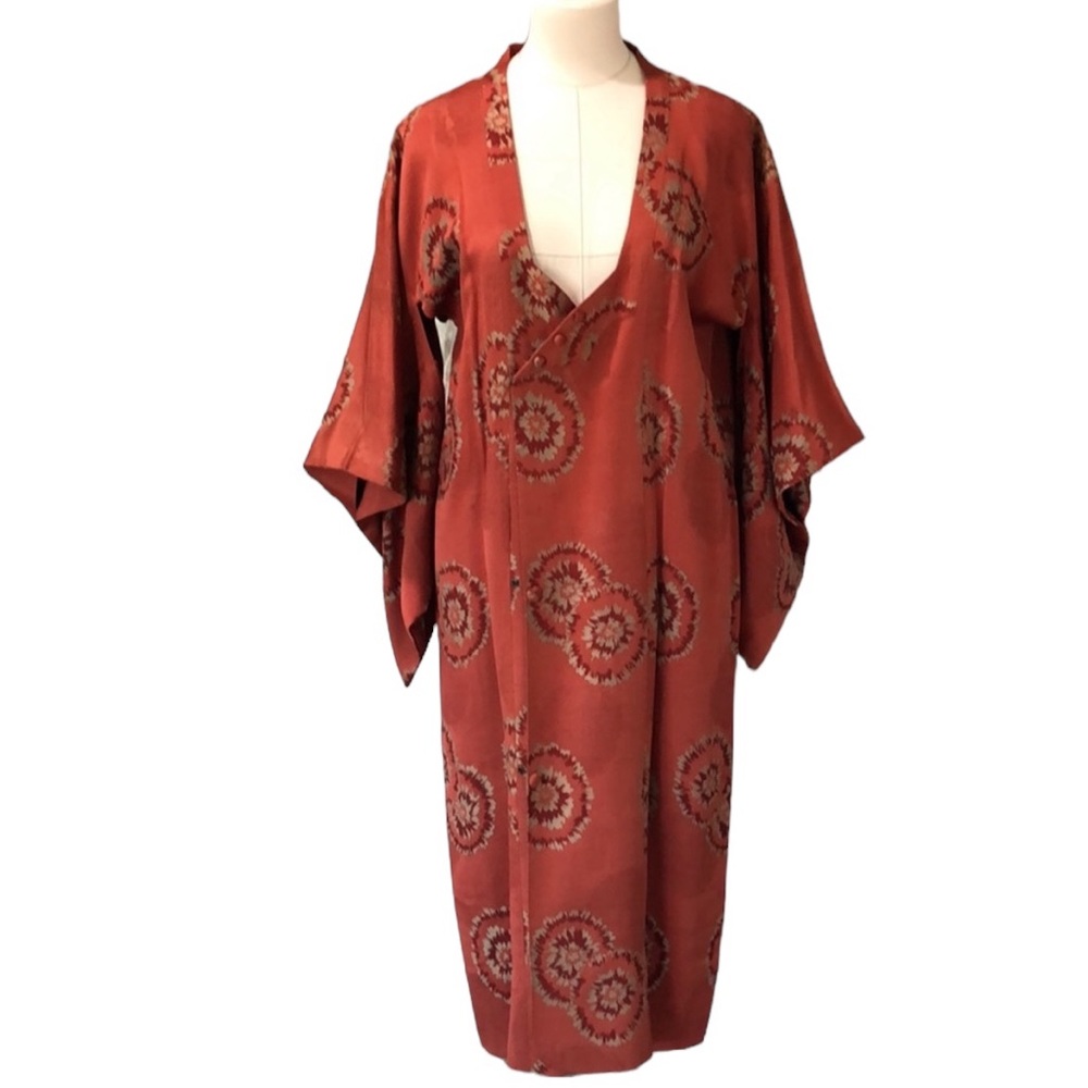 Vintage textured embroidered floral kimono